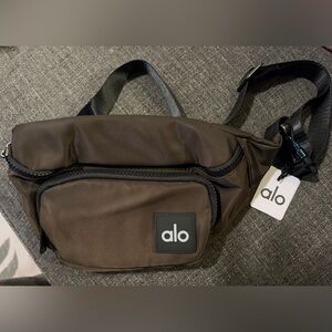 ALO Yoga Explorer Fanny Pack